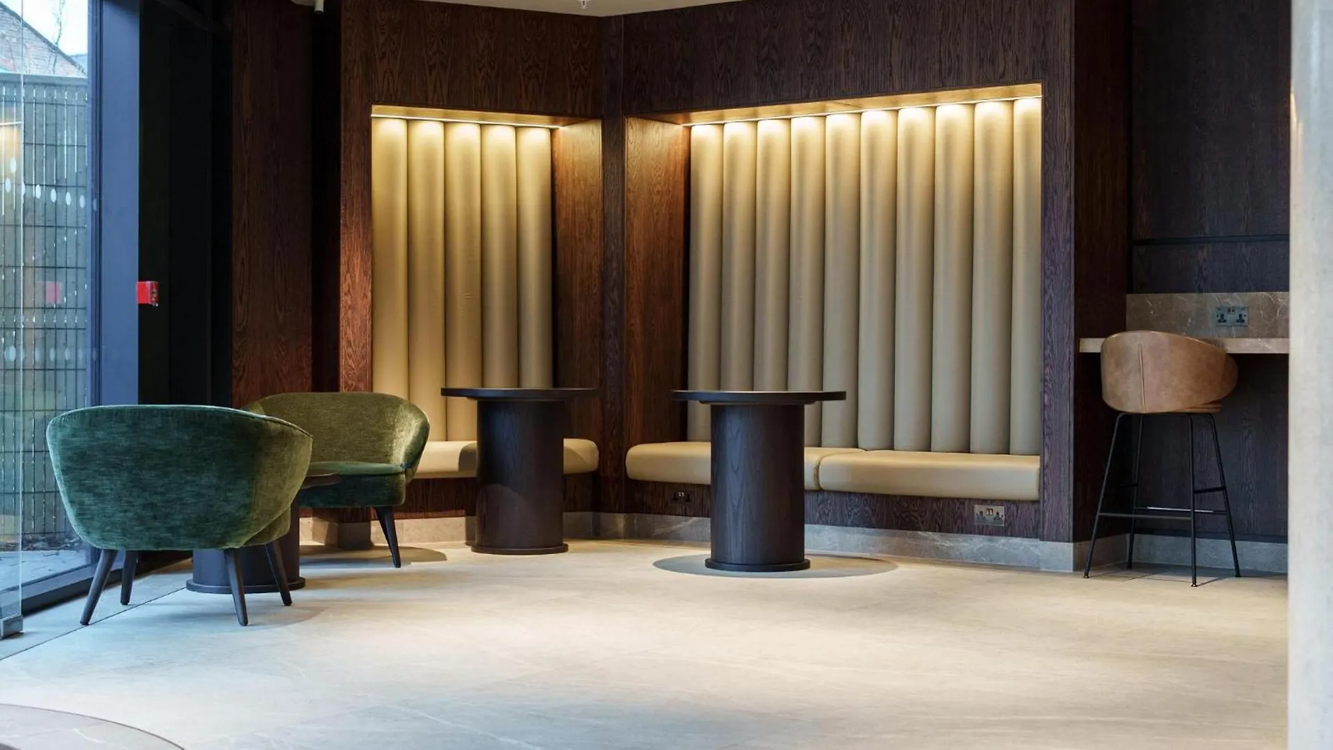 Emerald Elegance, 2Bed 2Bath Leeds Escape, Center & Stadium Апартаменты Лидс
