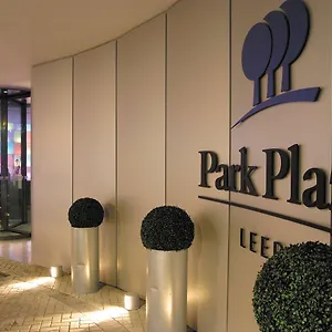 Park Plaza Отель