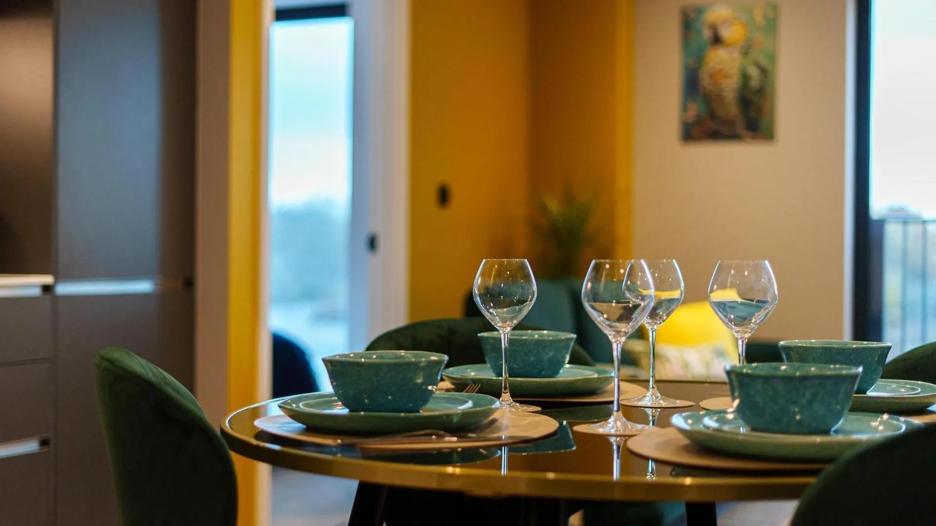 Emerald Elegance, 2Bed 2Bath Leeds Escape, Center & Stadium 0*, 리즈 영국