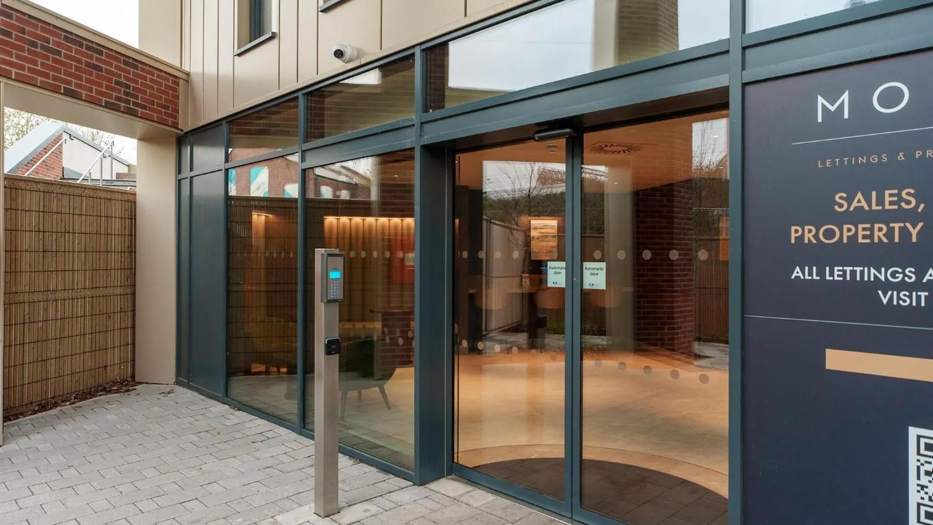 아파트 Emerald Elegance, 2Bed 2Bath Leeds Escape, Center & Stadium